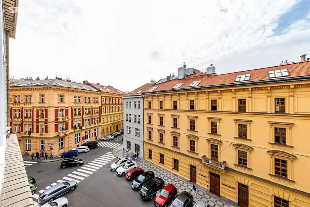 Stylish 3Bd Riverfront Apartment Prague République tchèque