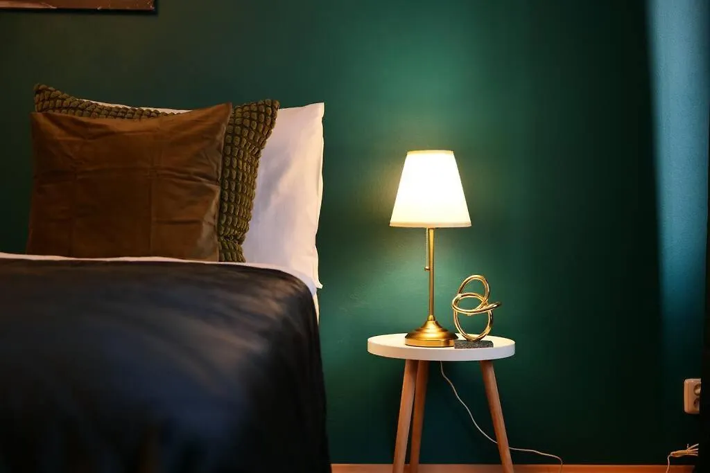 Stylish 3Bd Riverfront Apartment Prague