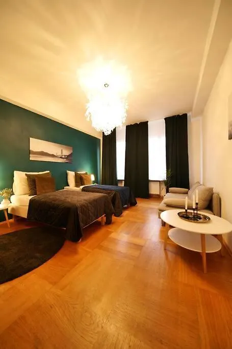 Stylish 3Bd Riverfront Apartment Prague